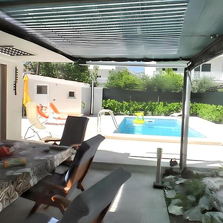 Comfortable Apartment In Kastel Novi Shared Pool 47M² Kaštela Exterior foto